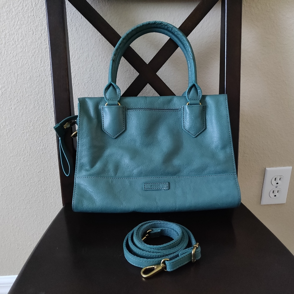 ,🍃 Fossil Leather Purse